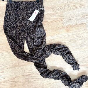 NWT KIRAGRACE Leopard Print Leggings size xxs